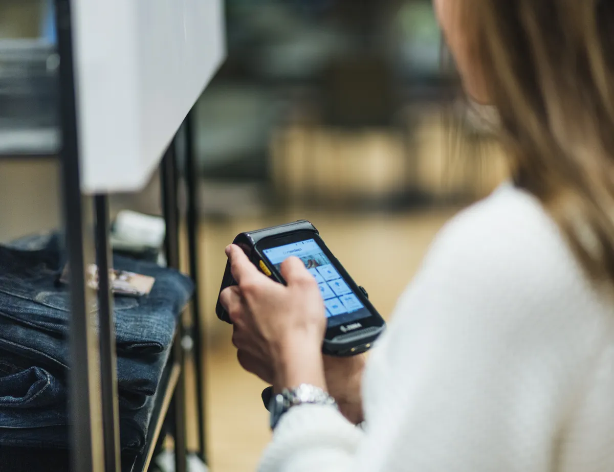 In retail, Nedap solutions bring real-time insight in inventory across all channels.