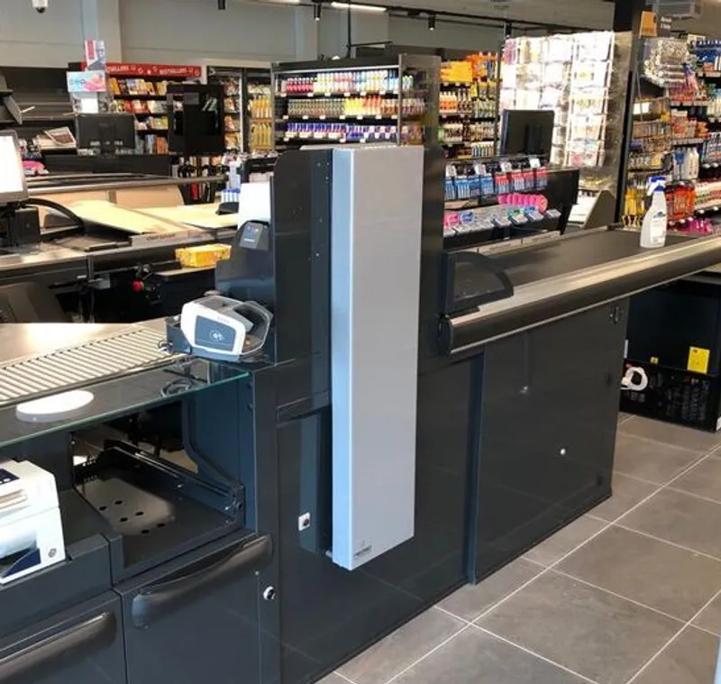 RF EAS gate installed in a Delhaize store