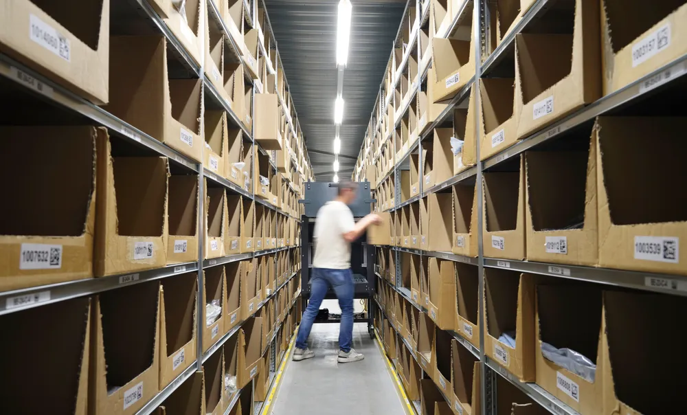 Close the gap between stockroom and sales floor