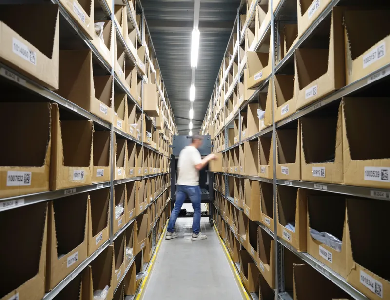 Close the gap between stockroom and sales floor
